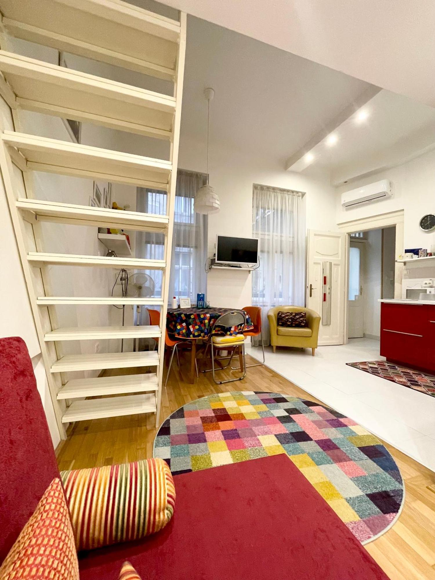 Rainbow Pearl Apartment At St Stephen' S Basilica Budapest Exterior photo