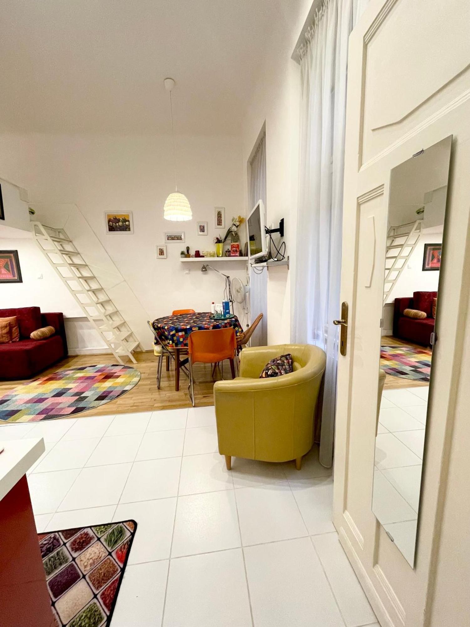 Rainbow Pearl Apartment At St Stephen' S Basilica Budapest Exterior photo