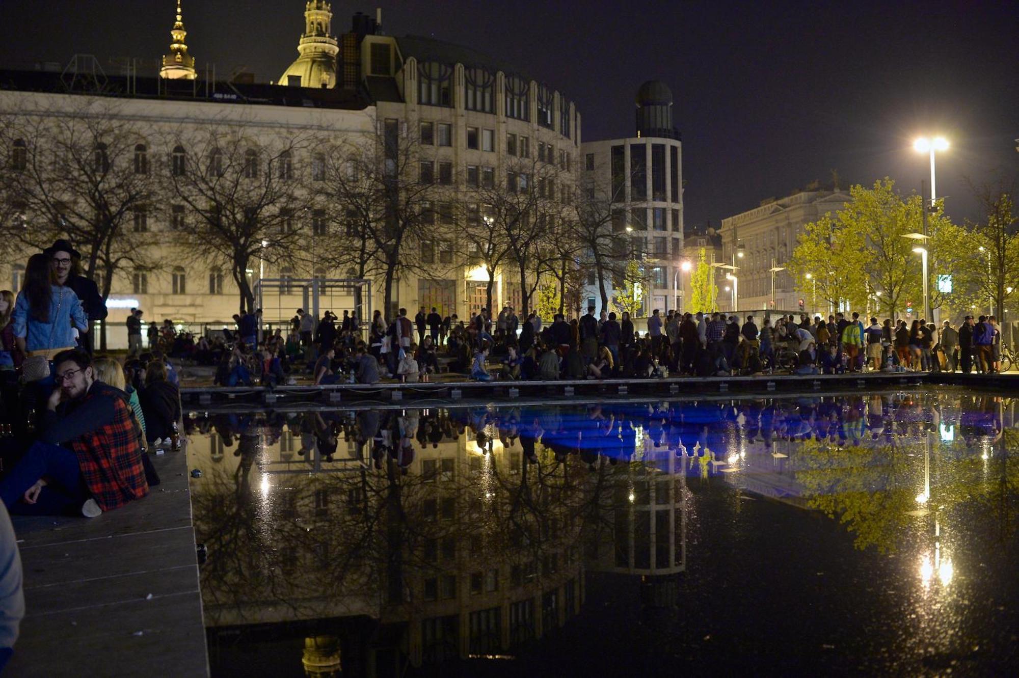 Rainbow Pearl Apartment At St Stephen' S Basilica Budapest Exterior photo